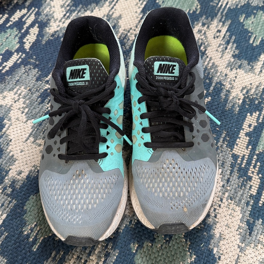 Nike Zoom Pegasus 31 Gray and Teal Sneakers